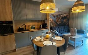Apartament 8 z Ogródkiem i Prywatną Sauną, Rowery, Spacery w Dolinie Baryczy - 5D Apartamenty